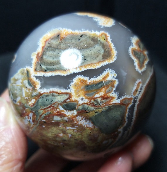 天然フットボールアゲート水晶球：研磨されたヒーリングストーン（61mm