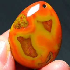 AAA  Natural Warring States Red agate crystal Madagascar /Healing Agate/Healing stone/ Energy/gift