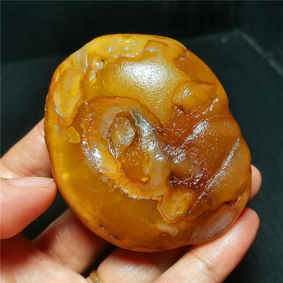 天然縞模様のレースアゲートクリスタル：マダガスカル産ヒーリング