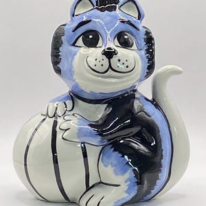 LORNA BAILEY &#39;Cat with Ball&#39; Figurine