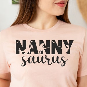 Nanny Saurus Svg, anniversaire saurus svg, anniversaire dinosaure svg, nounou dino svg, Fichier coupé pour Cricut et Silhouette