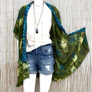 Bohemian Botanical Floral Print Green Kimono With Button, 6XL Plus Size Summer Cardigan, Sheer 4Xl Bathing Cover Up, Oversized Bridal Jacket