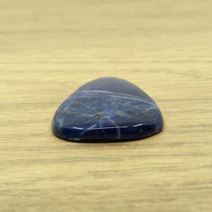 Large Teardrop Sodalite Cabochon Blue 7.55g 27.4mm x 39.7mm - Loose Gemstone imagem 3