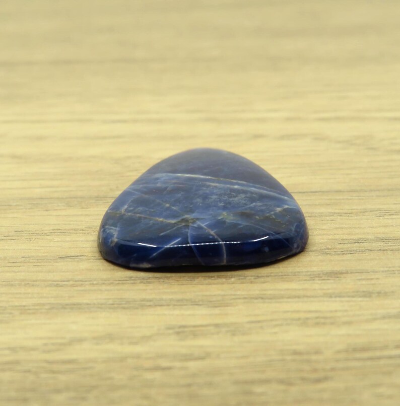 Large Teardrop Sodalite Cabochon Blue 7.55g 27.4mm x 39.7mm - Loose Gemstone imagem 3