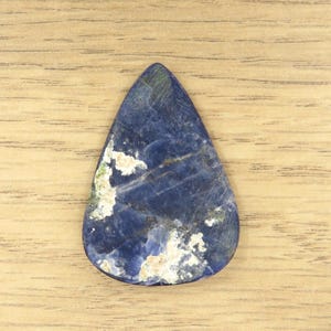 Large Teardrop Sodalite Cabochon Blue 7.55g 27.4mm x 39.7mm - Loose Gemstone imagem 7