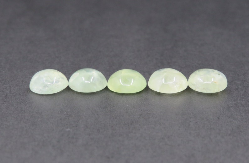 Seconds - 5 Round Green Prehnite Cabochons 5.27g 11mm, Loose Gemstone Lot bild 6