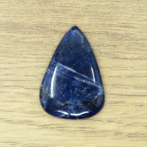 Large Teardrop Sodalite Cabochon Blue 7.55g 27.4mm x 39.7mm - Loose Gemstone imagem 2