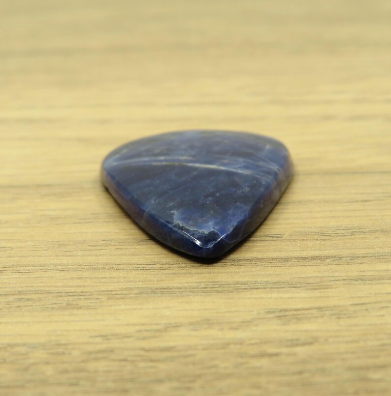 Large Teardrop Sodalite Cabochon Blue 7.55g 27.4mm x 39.7mm - Loose Gemstone imagem 5