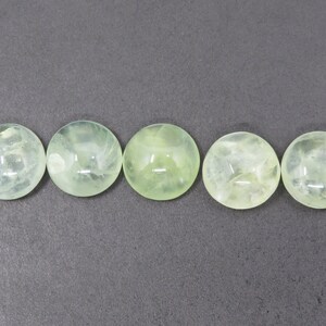 Seconds - 5 Round Green Prehnite Cabochons 5.27g 11mm, Loose Gemstone Lot bild 7