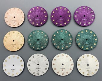 Esfera de reloj de 24,5 mm de diámetro con diamantes dorados, rosas y plateados, compatible con relojes con movimiento NH05 y logotipo personalizado.