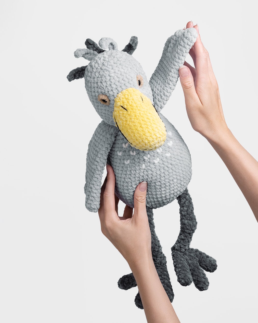 ハシビロコウの編みぐるみパターン：エキゾチックな鳥のぬいぐるみ