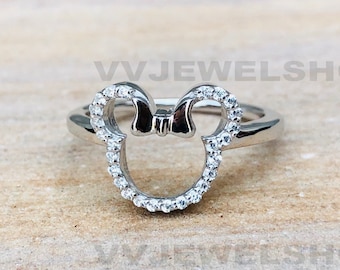 Anillo de Mickey Mouse y Minnie Mouse con diamantes de 1/10 CT. Peso total total, plata de ley 925 maciza, dije de niña, oro blanco 6412