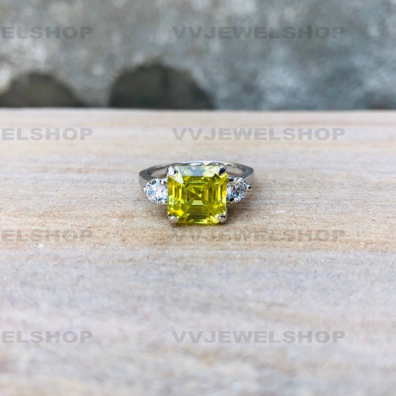 Diamond ring online with peridot accent