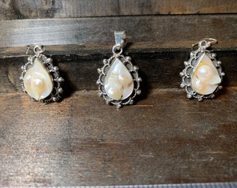 Sterling silver, mother of pearl earring and pendant set