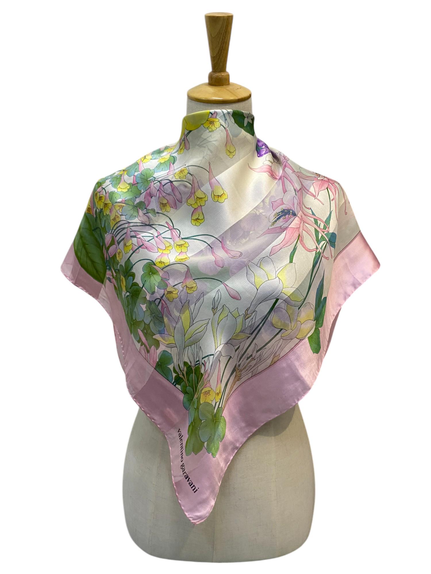 レア物‼️VALENTINO GARAVANIヴィンテージ スカーフ Vintage Valentino Garavani Silk Scarf, Valentino Garavani Muffler