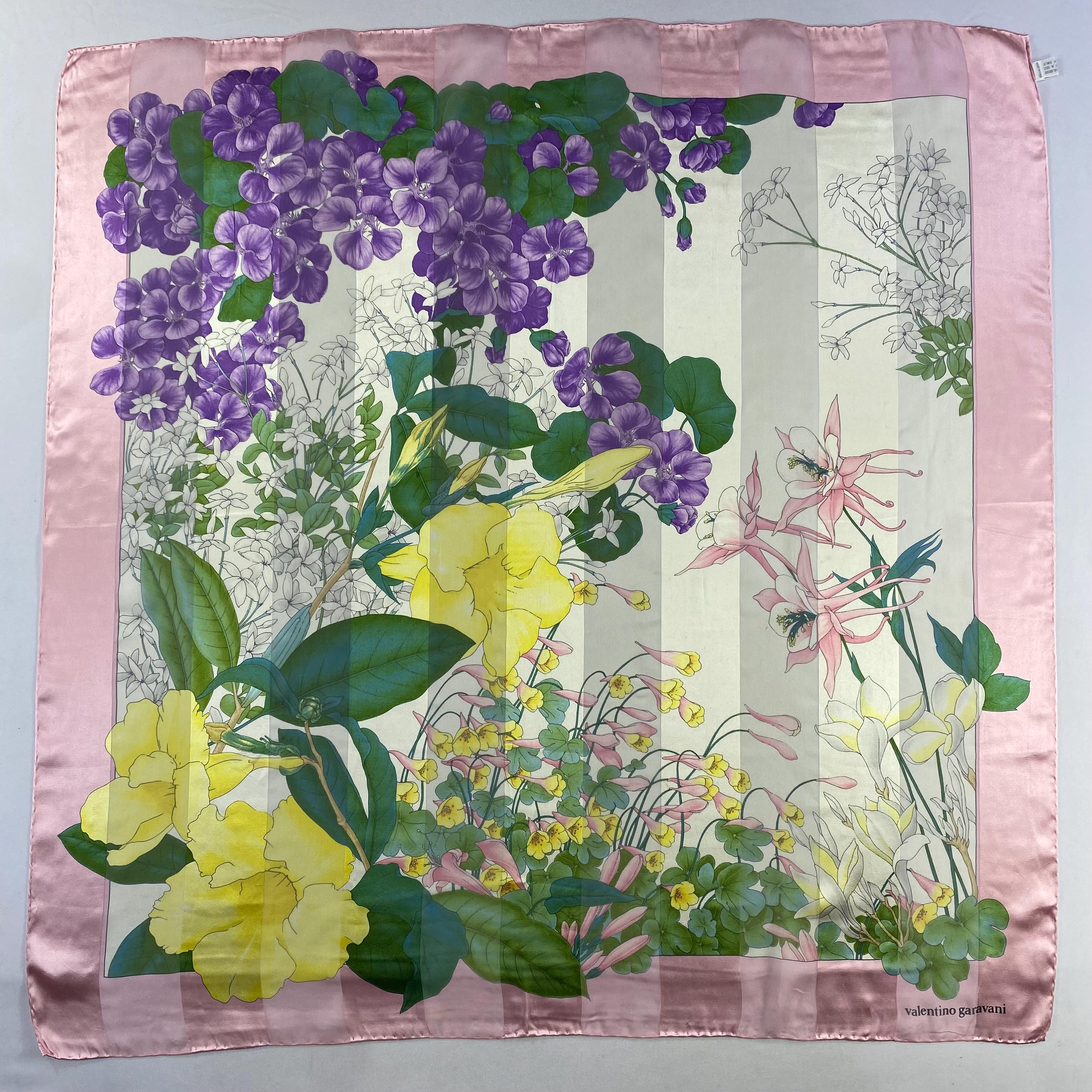 レア物‼️VALENTINO GARAVANIヴィンテージ スカーフ Vintage Valentino Garavani Silk Scarf, Valentino Garavani Muffler