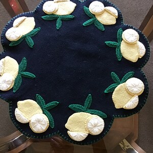 Lemon penny rug candle mat