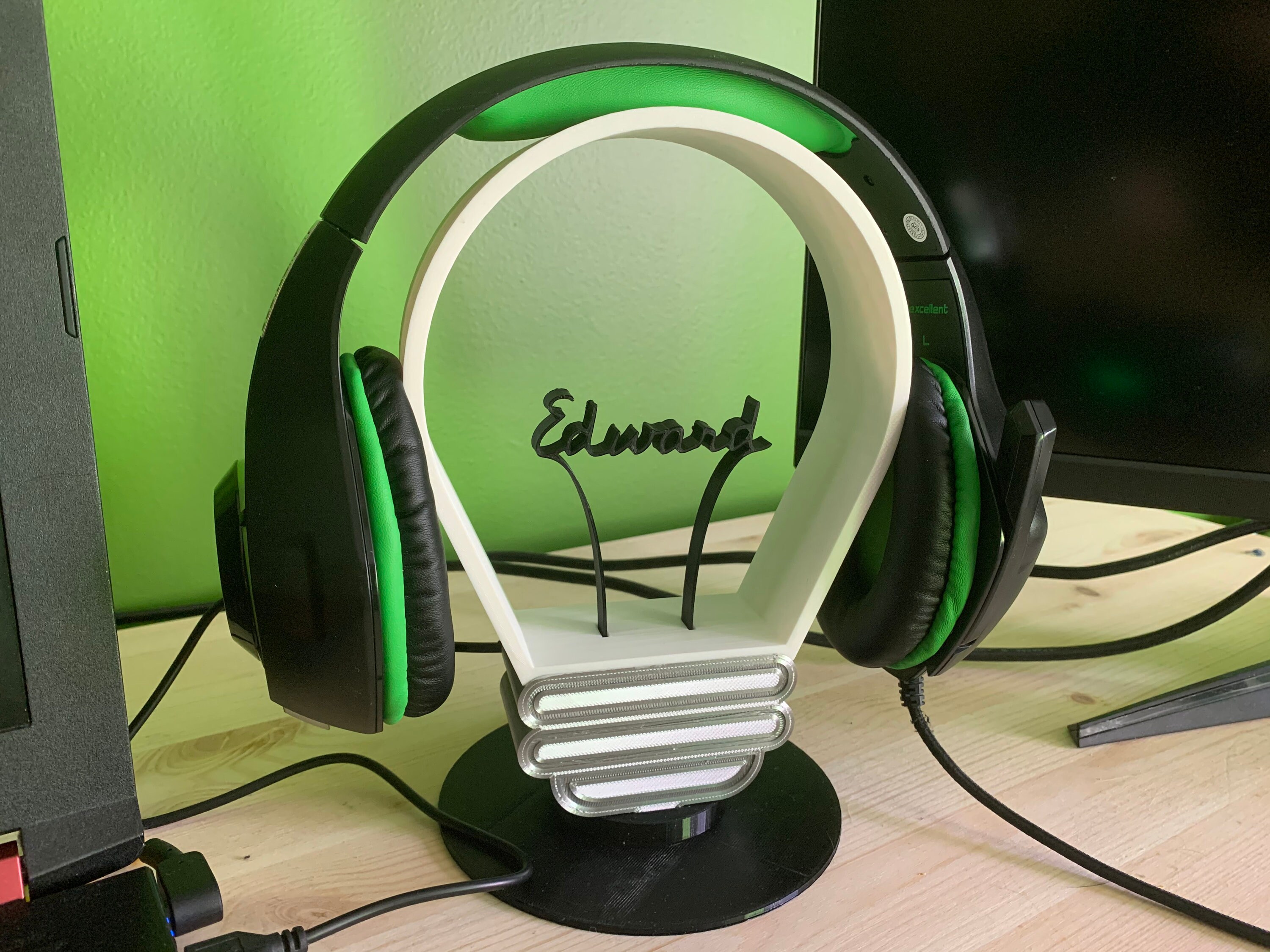 Personalized Headphone Standled Light. Great Addition for Etsy UK