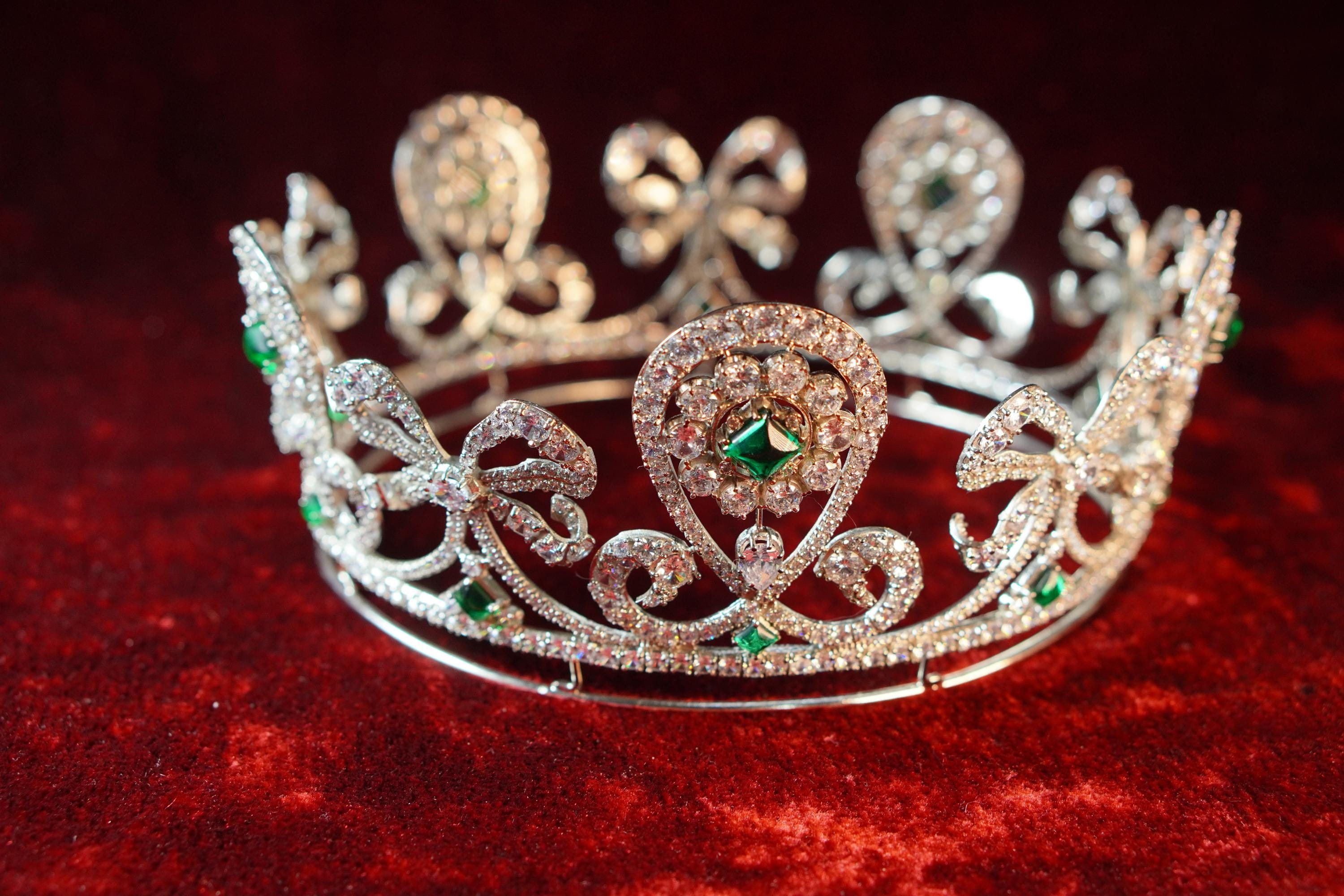 Empress Alexandra Fedorovna Emerald Tiara Crown Parure , Imperial