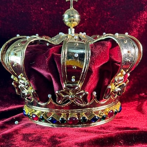 The Crown of Netherlands ,stunning handmade crown crafted from high-quality brass and plated in rich yellow gold for a luxurious finish