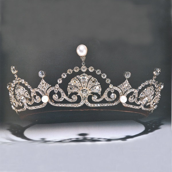 Art Deco Early 20th Century Vintage Simulated Diamond Queen  display picture 3