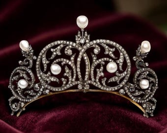 Vintage  925 sterling silver  Cubic zircon pearl royal family  tiara