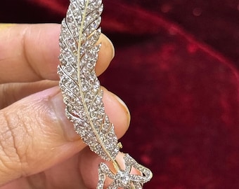 Victorian look. B rose cut diamond feather brooch in 925 sterling silver, princess brooch