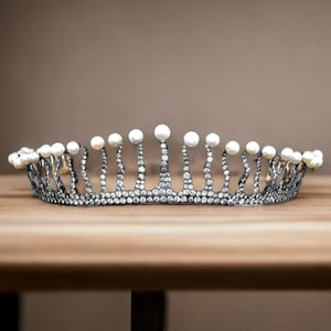 Elegant Vintage Inspired Sterling Silver Tiara with CZ Diamonds and Pearls neckalce