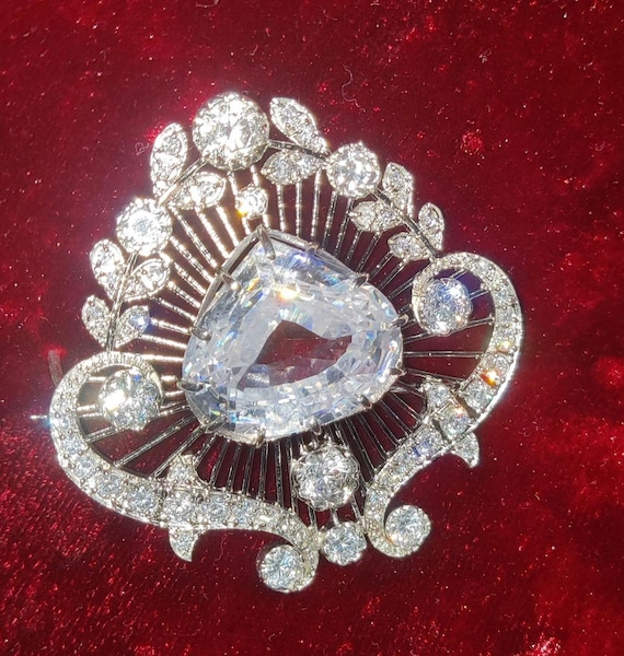 Edwardian 925 Sterling Silver Cullinan V Heart Brooch  display picture 1