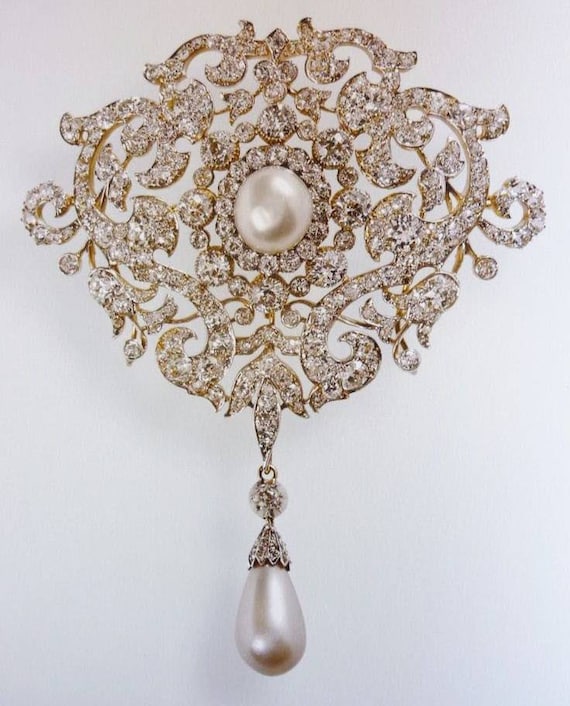 Cubic Zirconia & Pearl Brooch Cubic Zirconia & Pearl Brooch