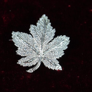 Queen Elizabeth II Canadian Maple Leaf Brooch  Encrusted With Simulated Diamond 5A CZ, white gold plated brooch pin