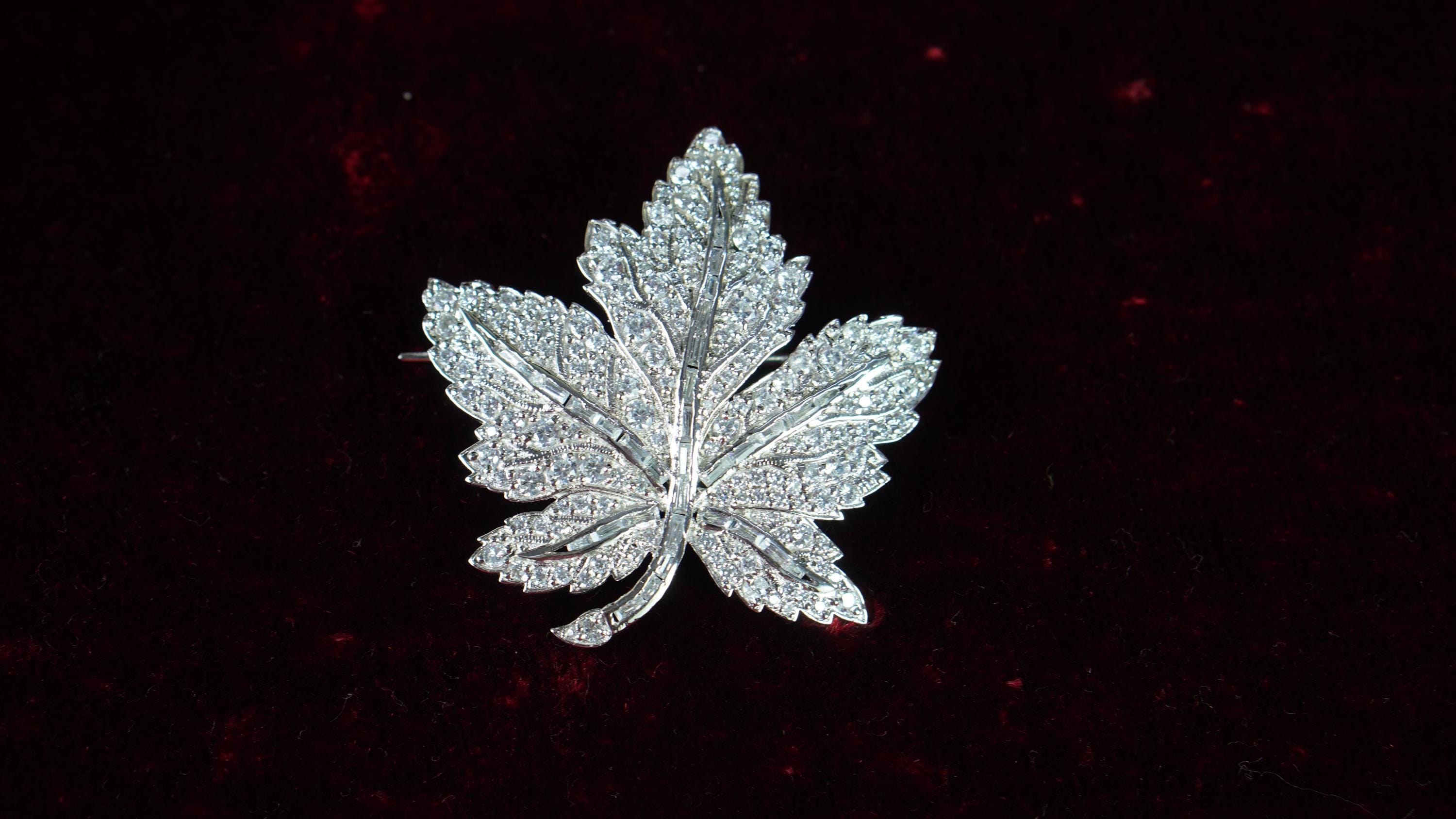 Gold Plated Maple Leaf Brooch - Etsy
