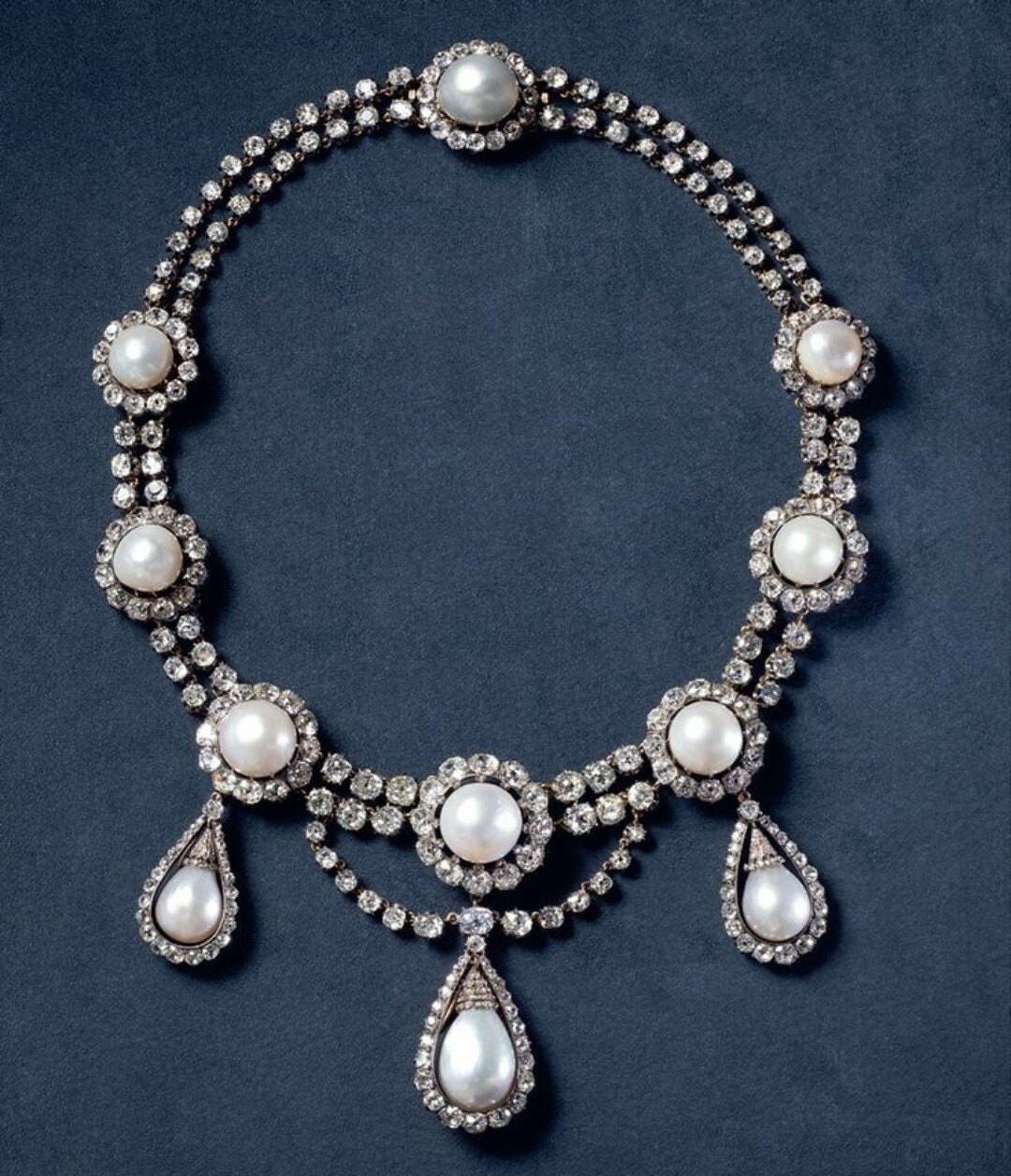 ★VINTAGE HOLLYWOOD★ Margaret Pearl Layered Necklace_VH25NN Cream 5 Strand Vintage Pearl Set, Necklace With Brooch