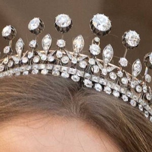 The Queen Amelie's tiara, Vintage 925 sterling silver cz zircon crown tiara , royal tiara replica, queen jewellery, wedding tiara zdjęcie 3