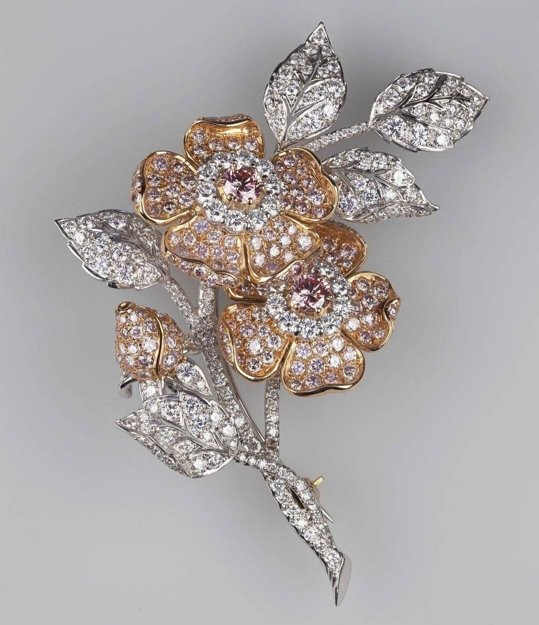 Spilla Regina Elisabetta In Argento Argentium 935 &ndash; Con Zirconi Cubici 325 Ct, Handmade India