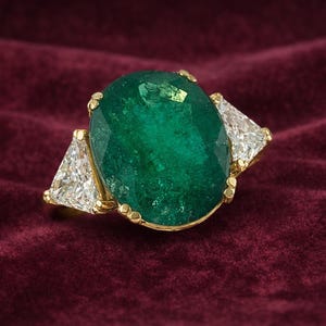 Anello Queen Fabiola con smeraldo e moissanite in argento sterling placcato oro giallo rodiato