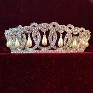 Queen Mary Vladimir Tiara/ 925 sterling silver/cubic zircon/ pearl- Queen Elizabeth II Vladimir Emerald Drop Tiara