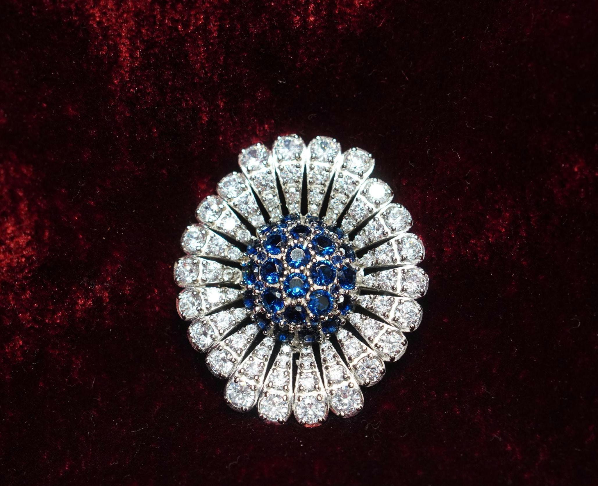 Vintage the Queen Mother Sapphire Chrysanthemum Brooch With 925