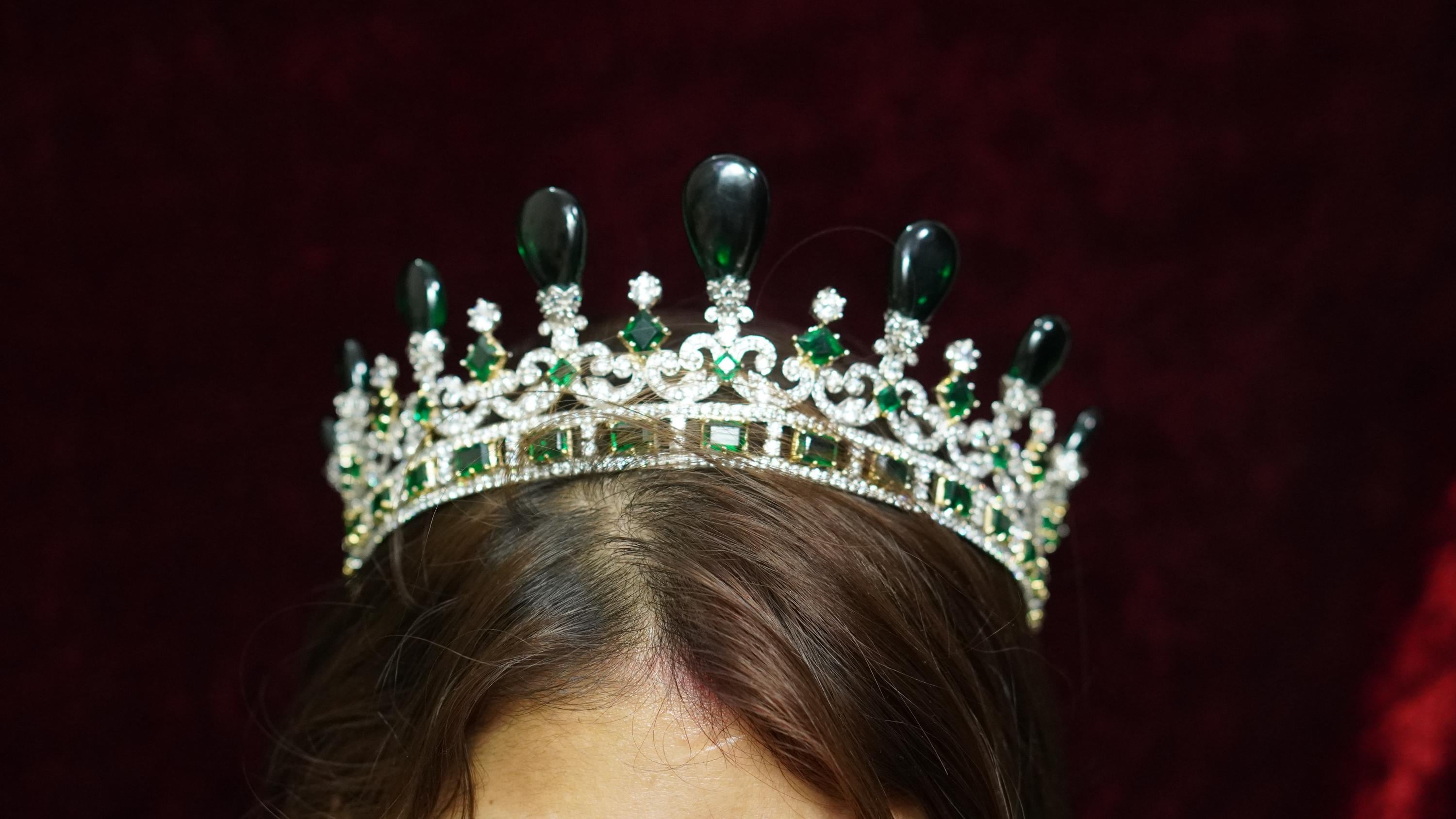 Queen Victoria Inspired Diamond Royal Bridal Crown/Tiara In 1853, Queen Victoria had Garrard create an opal and  main image 2