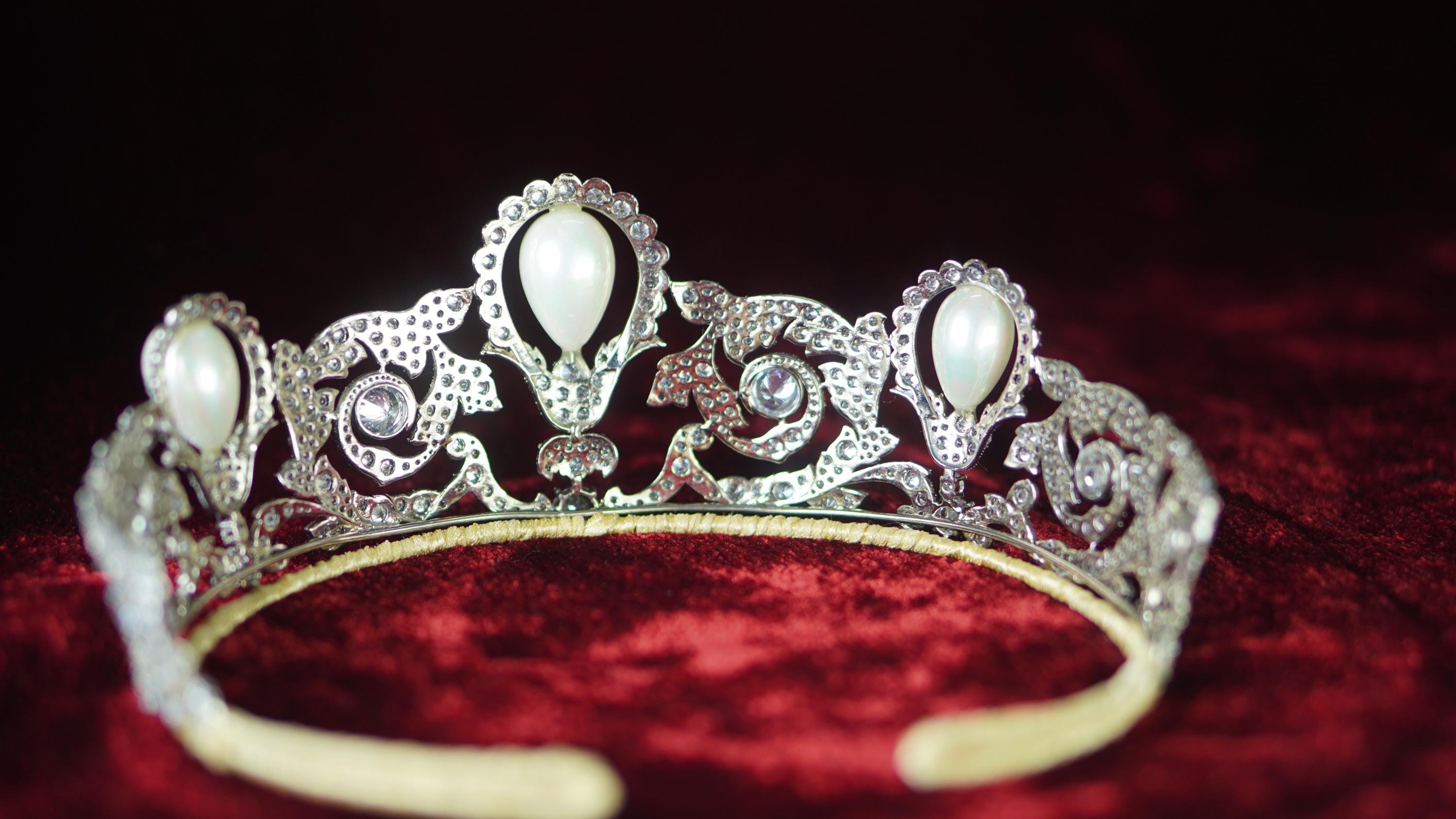 Bella Equpe 925 Sterling Silver Cz Zircon Pearl the Murat Tiara
