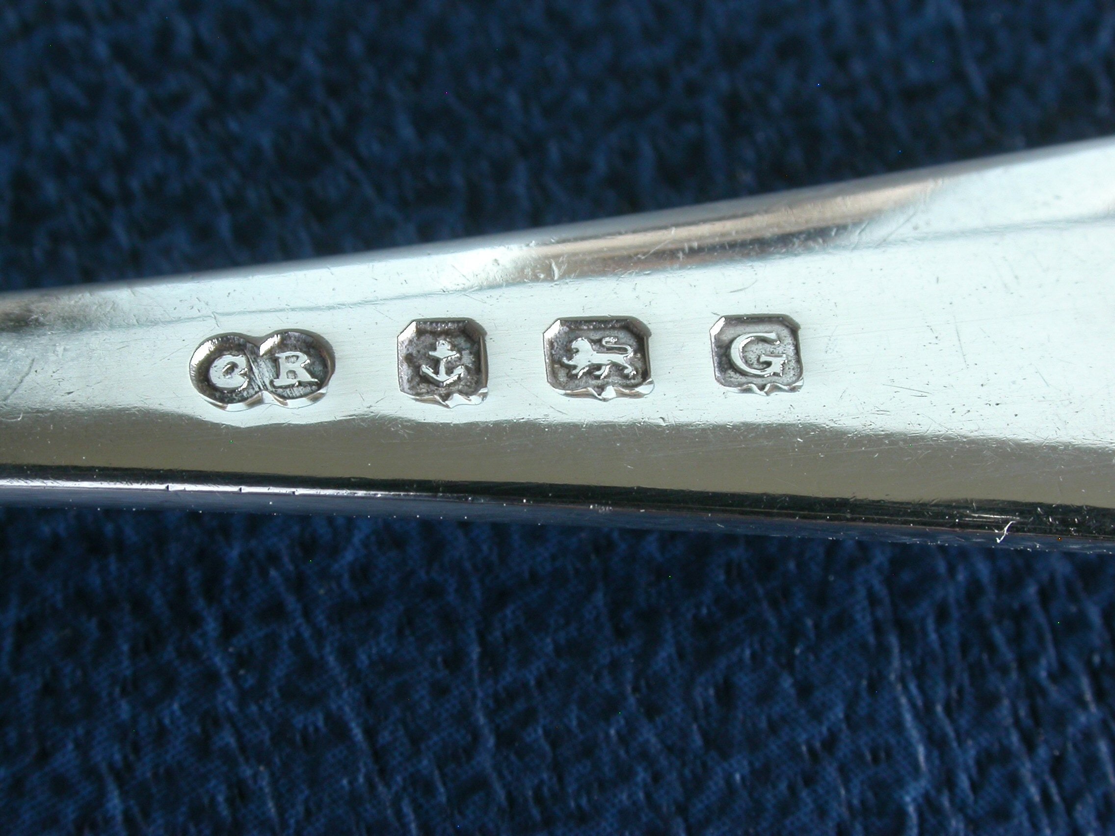 EXCELLENT CONDITION BRITISH RAT TAIL PATTERN STERLING SILVER DEMITASSE SPOON 