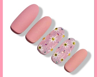 Floral Nails | Daisy Nails | Summer Press On Nails | Light Pink Nails | Glue On Nails | Fake Nails | Flower Nails  | Spring Nails