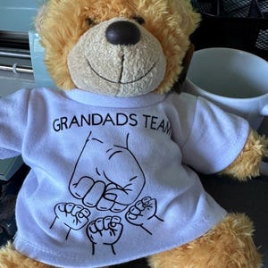 Camiseta personalizada de osito de peluche, regalo de recuerdo con mensaje personalizado. Texto a tu elección. imagen 8