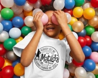 Camiseta infantil inspirada en el musical Matilda