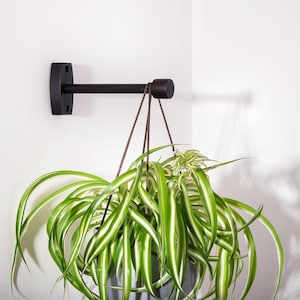 Schwarzer Holz-Pflanzenhalter für die Wand, langer Pflanzenhaken für den Übertopf, moderne Makramee-Halterung, Eschenholz-Innenwanddekor-Aufhänger