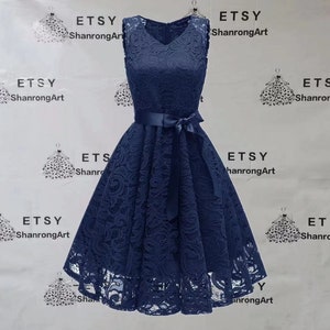 2021 Navy Lace Custom Made A Line Short Dresses Cocktail Wedding Guest Dresses Bridesmaid Dress Cute Girl Wedding Party Gown with Belts