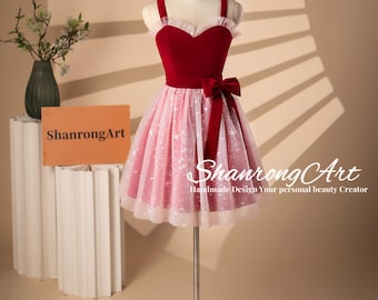 Bordeauxrode fluwelen jurk met sweetheart hals, roze glitterrok, avondjurk met strik