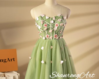 Mintgrünes Festkleid aus Tüll mit Handgefertigten Blumen