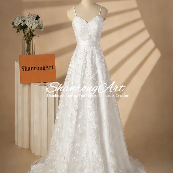 Handmade Spaghetti Strap Wedding Dress Sweetheart Lace Embroidery Crisscross Back Train Bridal Gown Elegant Bridal Wear for Weddings