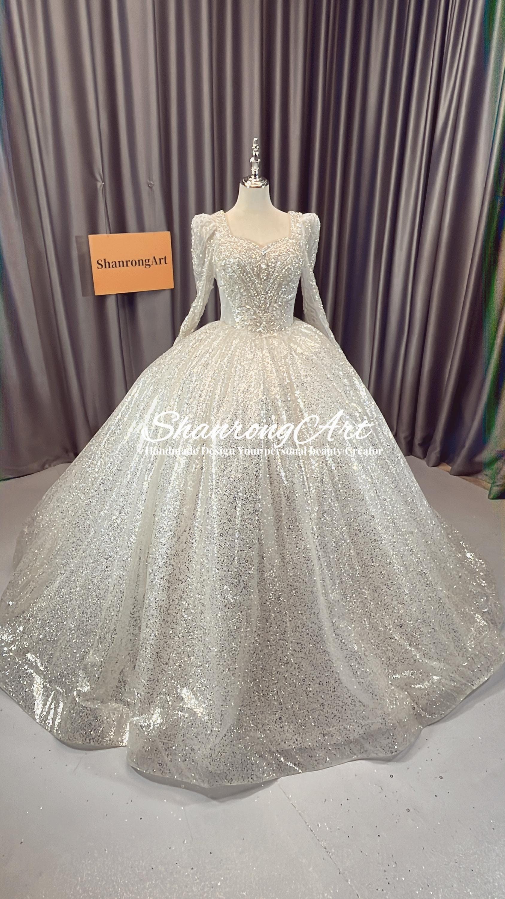 long sleeve glitter wedding dress Long Sleeve A-Line Plussize Glitter Wedding Gown EU44 main image 0